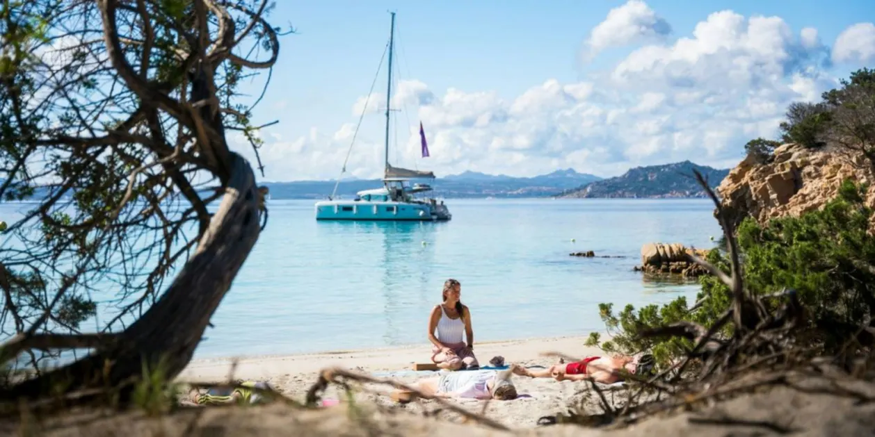 Sailing2Wellness yoga class on beach